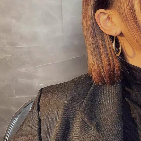 14K Gold Plated Lightweight Statement Large Oval Hoop Trendy Earrings for Women - Picture 6 of 6